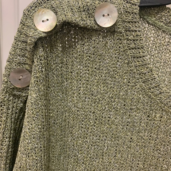 SOLD Sage green sweater with button details - Picture 2 of 3